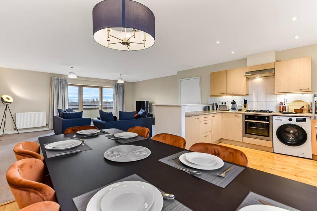 Large Group & Contractor Booking! Duplex W/Parking Milton Keynes Ngoại thất bức ảnh